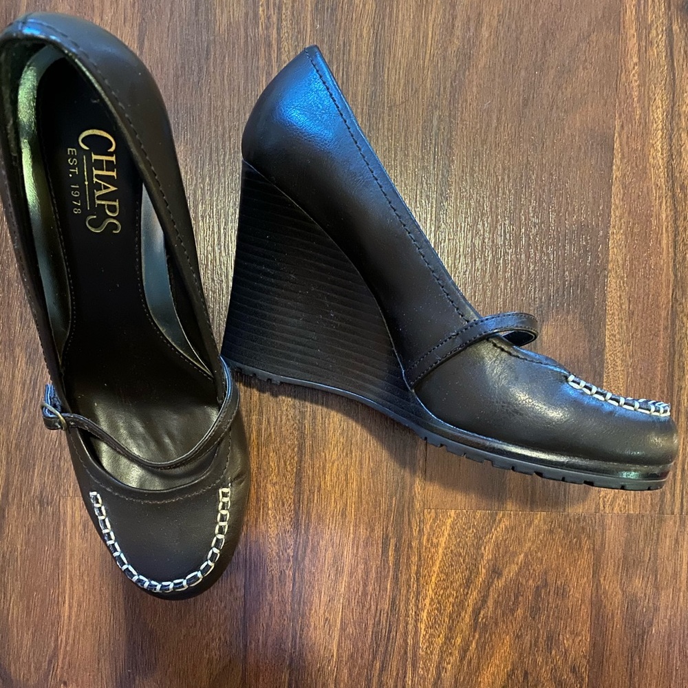 🛍🤩 Chaps Wedge Strap Shoes 🤩🛍